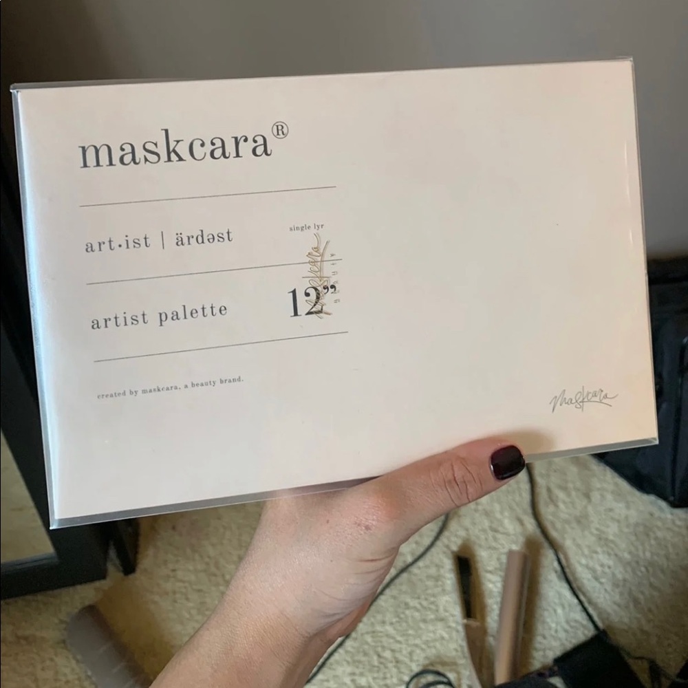 Maskcara compact